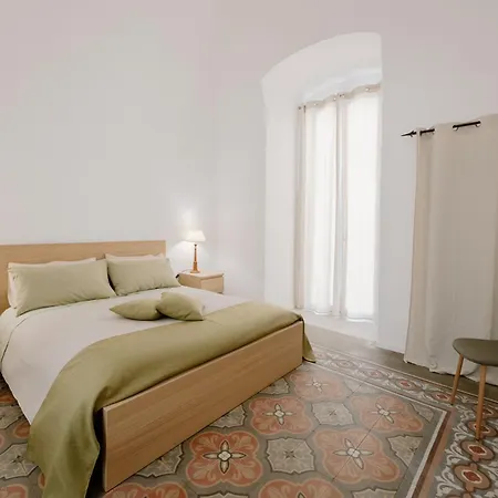 Гостевой дом Connie's Tourist 3*