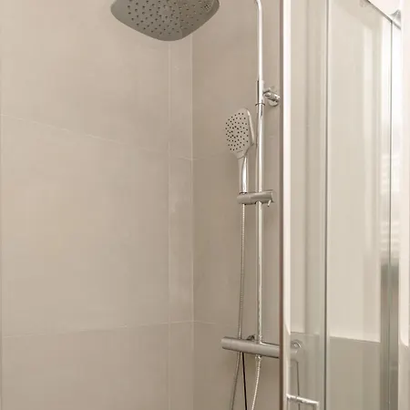 Pensión Connie's Tourist Bari