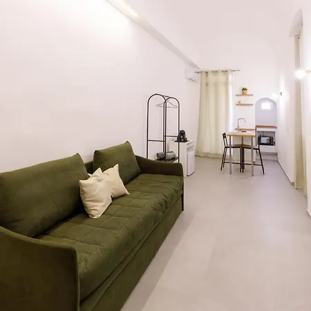 Vendégház Connie's Tourist