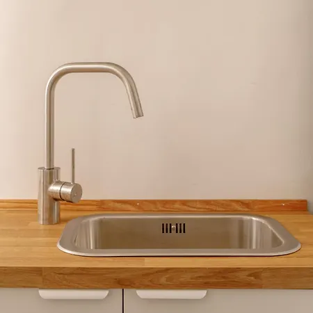 Connie's Tourist Pensión Bari