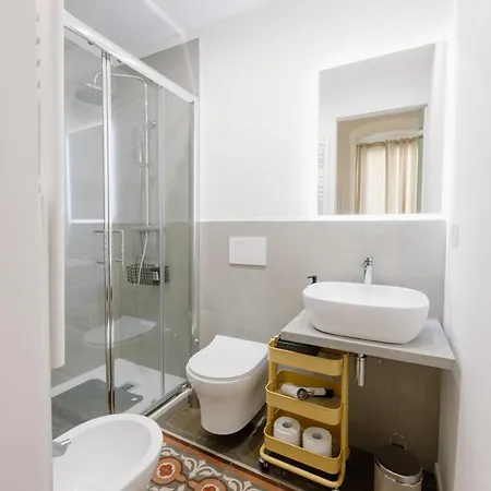 Pensión Connie's Tourist Bari