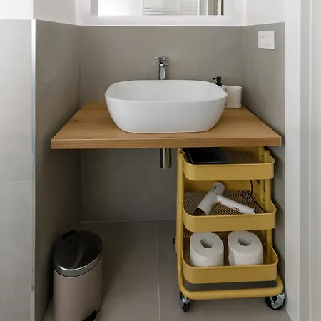 Connie's Tourist Pensión Bari